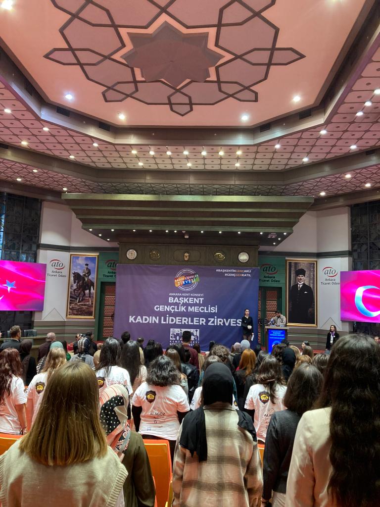 Kadın Liderler Zirvesi’22 muhteşem katılımla gerçekleşti! 