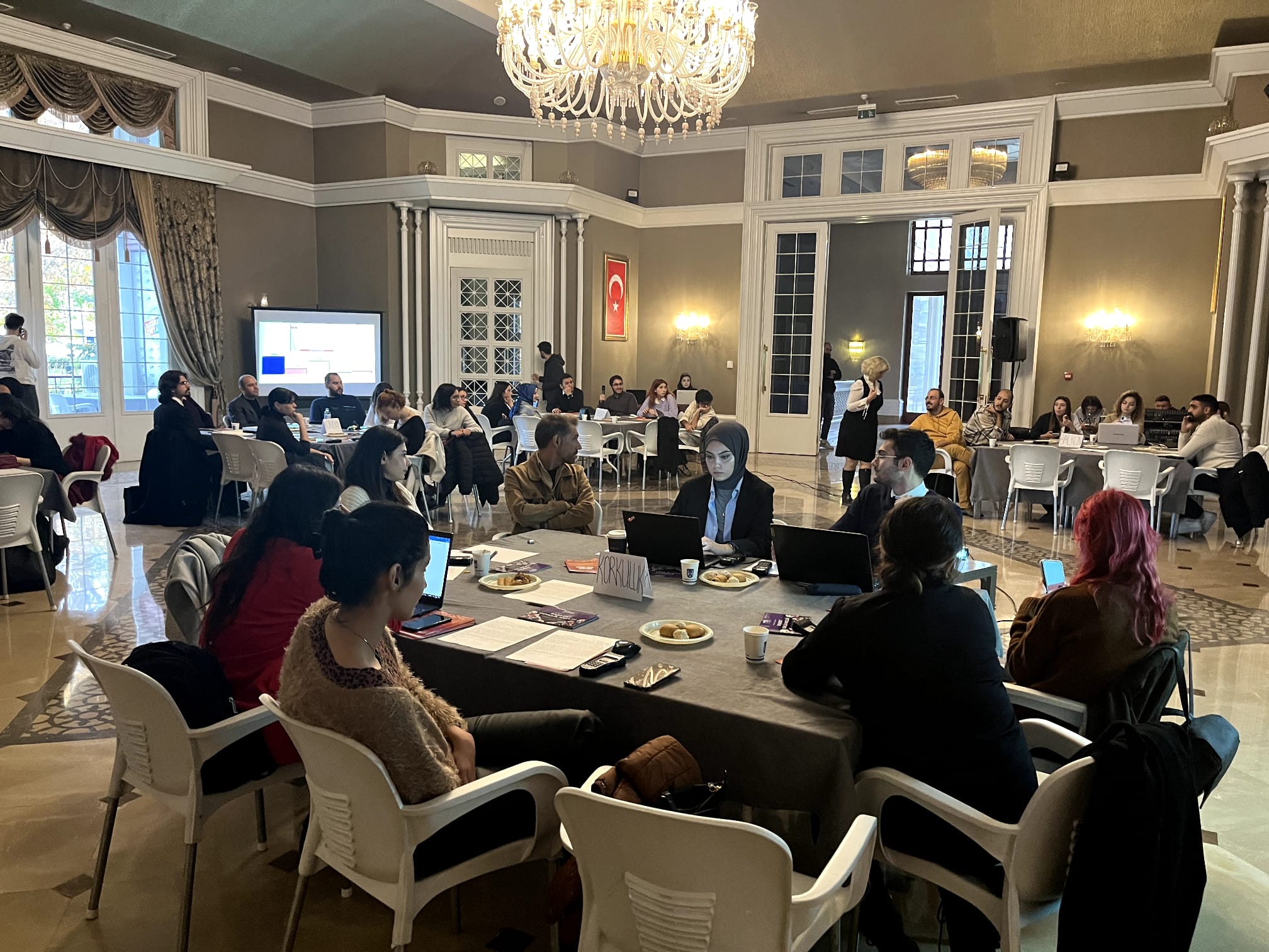 Yerelde Gençlerin Aktif Katılımı Çalıştayı Gerçekleştirildi