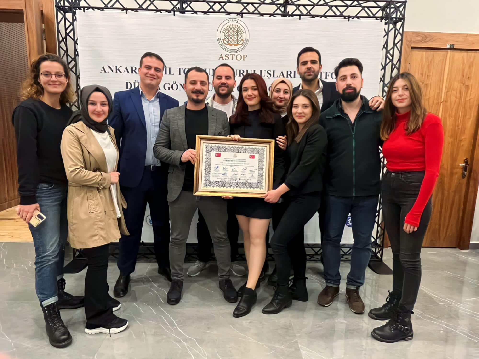 Başkent Gençlik Meclisi Üstün Hizmet Beratı Ödülü Aldı